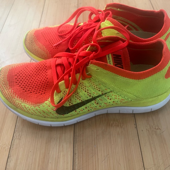 Men’s Nike Flynit Runner Sneaker Size 9 Neon Orange - Picture 5 of 5